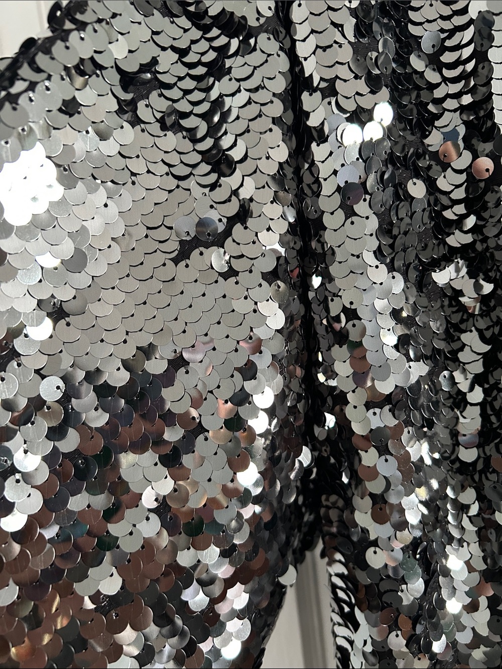 Emerson Fry Silver & Black Sequin Cape Jacket - Picture 4 of 6